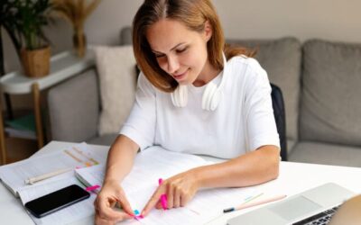 ¿Se puede opositar y trabajar a la vez?Claves para lograrlo