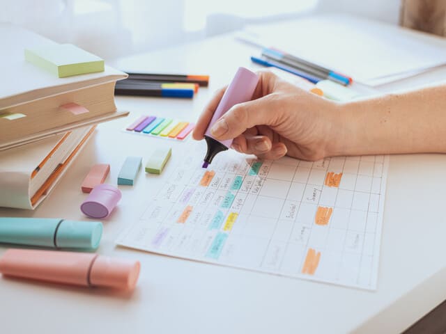 ¿Se puede opositar y trabajar a la vez?